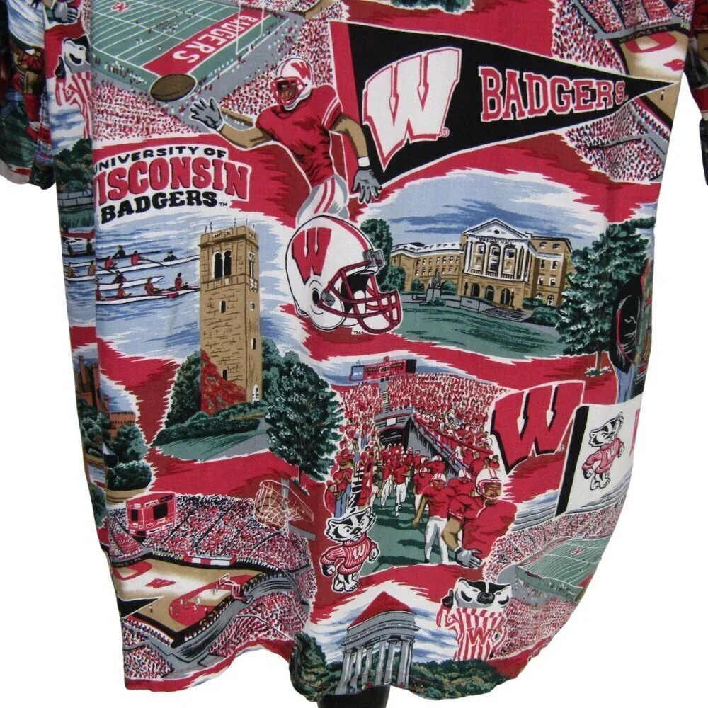 VTG Reyn Spooner S WISCONSIN BADGERS NCAA Big 10 Football Bucky Madison Shirt